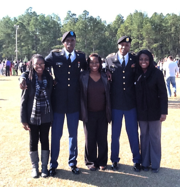 Kashona Oakman and her siblings